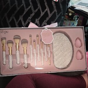 Glitz & Glam Clear Crystal 13-Piece Makeup Brush Set